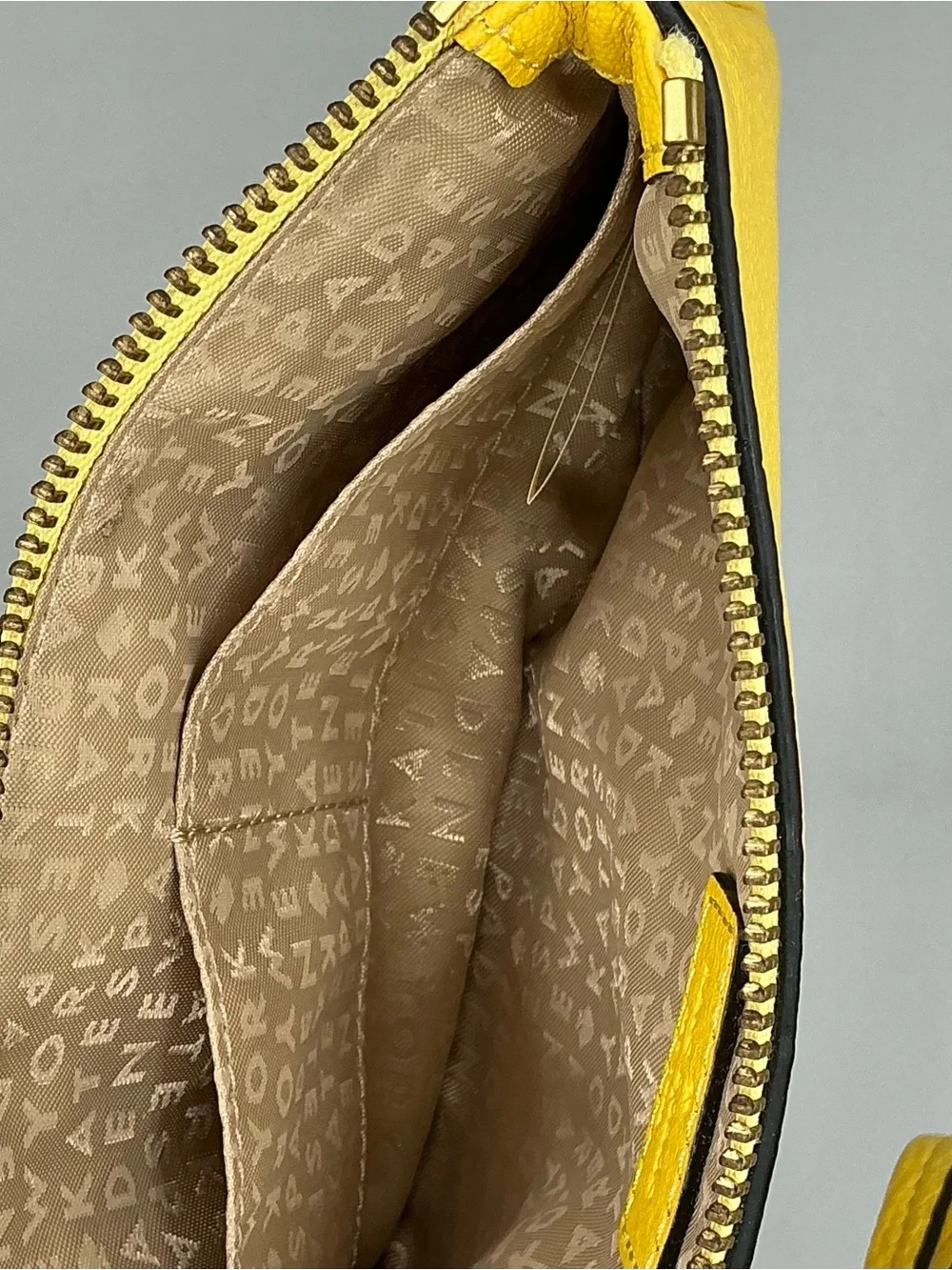 kate spade Zippered Chrissy Berkshire Road Yellow/Gold Wristlet/Clutch